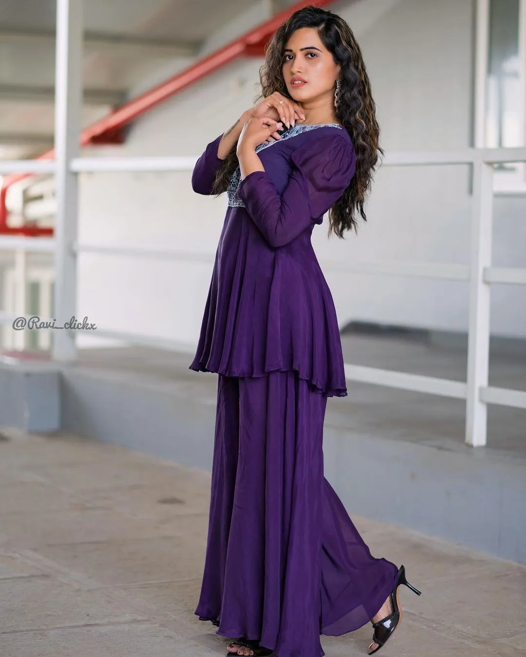 TELUGU TV ACTRESS SRAVANTHI CHOKARAPU PHOTOSHOOT IN VIOLET DRESS 5